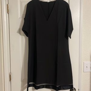 Classy Black Split Sleeve V-Neck Mini